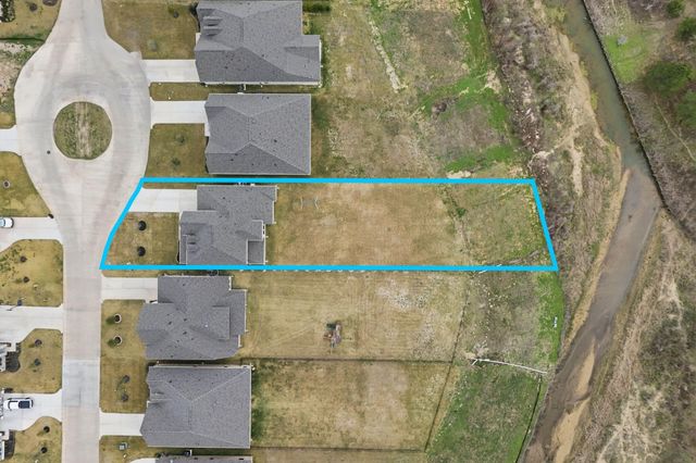 208 Peninsula Point Drive, Montgomery, TX 77356