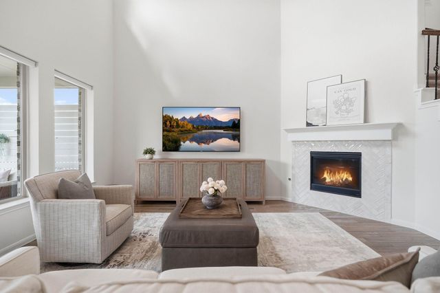 208 Peninsula Point Drive, Montgomery, TX 77356