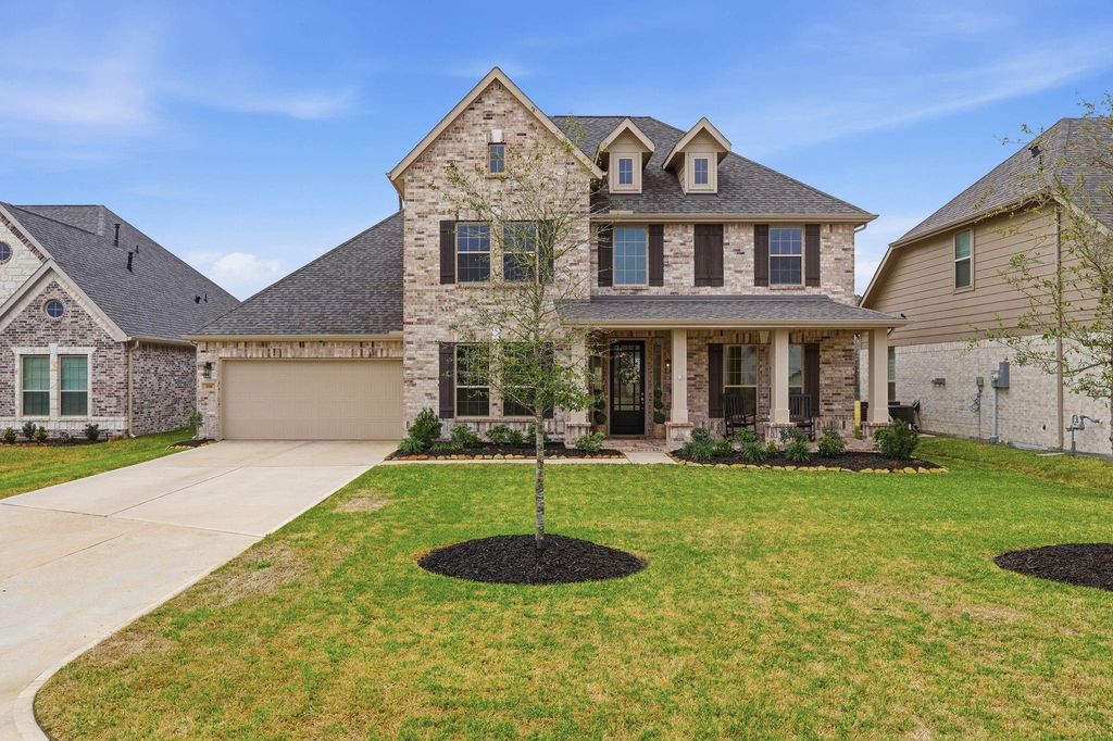 208 Peninsula Point Drive, Montgomery, TX 77356