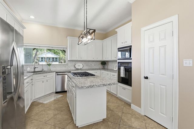 36218 Post Oak Circle, Magnolia, TX 77355