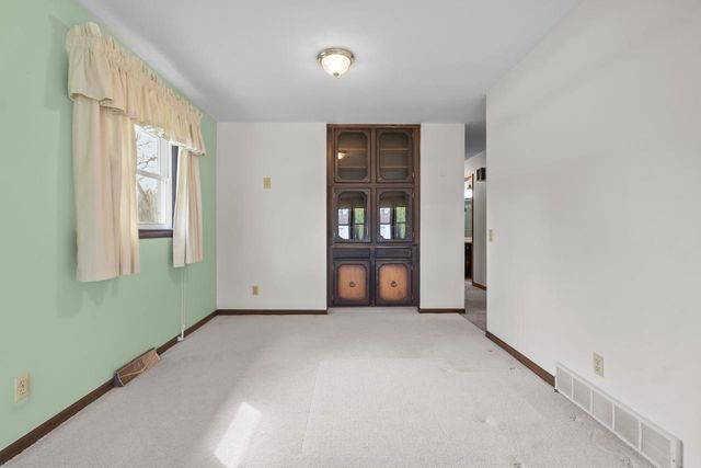 301 W Westlawn AVENUE, Elkhorn, WI 53121