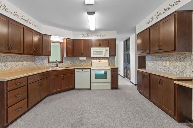 301 W Westlawn AVENUE, Elkhorn, WI 53121