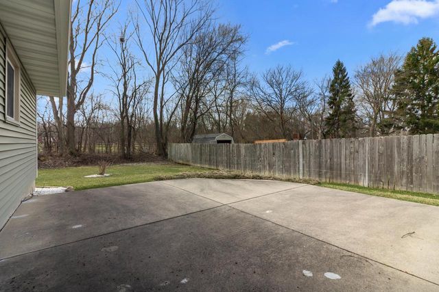 301 W Westlawn AVENUE, Elkhorn, WI 53121