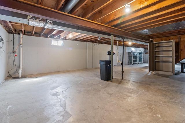 301 W Westlawn AVENUE, Elkhorn, WI 53121