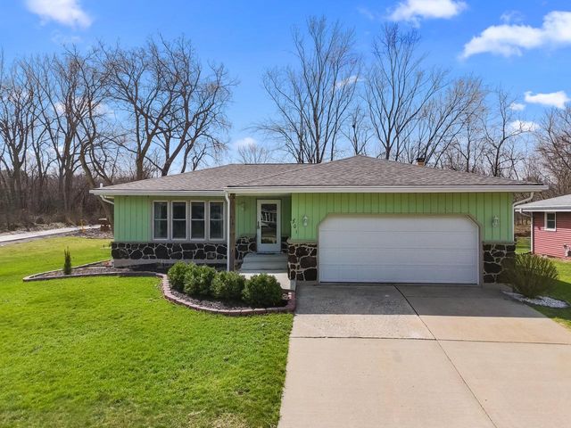 301 W Westlawn AVENUE, Elkhorn, WI 53121