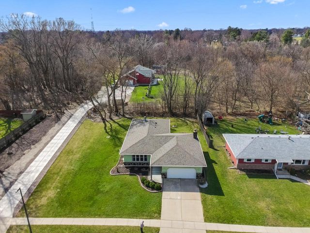301 W Westlawn AVENUE, Elkhorn, WI 53121