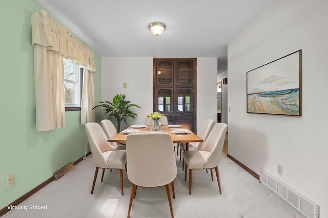 301 W Westlawn AVENUE, Elkhorn, WI 53121