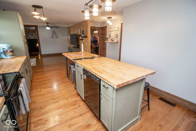 1018 S State Road 213, Tipton, IN 46072