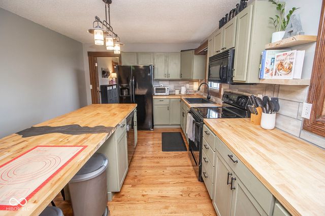 1018 S State Road 213, Tipton, IN 46072