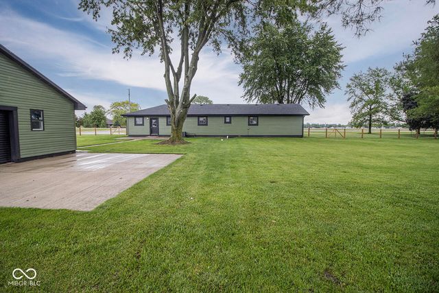 1018 S State Road 213, Tipton, IN 46072
