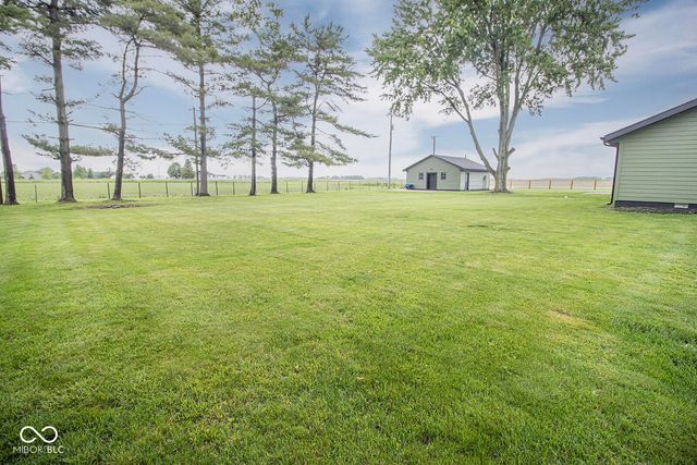 1018 S State Road 213, Tipton, IN 46072