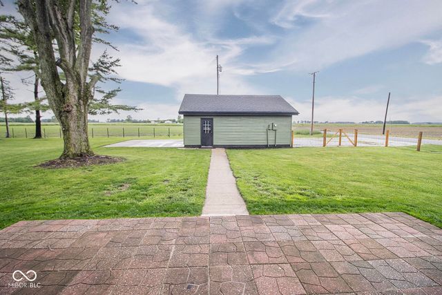 1018 S State Road 213, Tipton, IN 46072