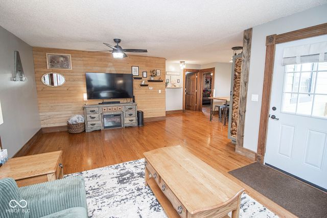 1018 S State Road 213, Tipton, IN 46072