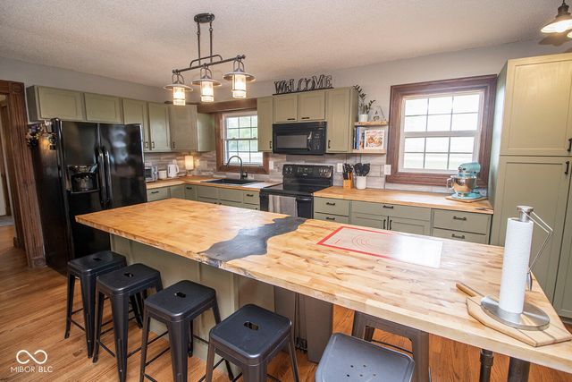 1018 S State Road 213, Tipton, IN 46072