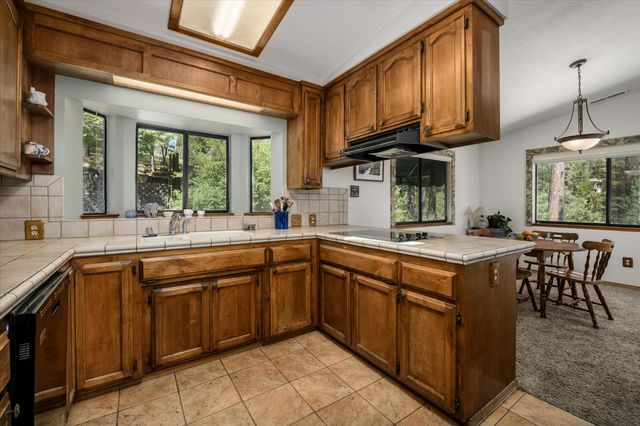 3950 Frog Hollow Dr, Placerville, CA 95667