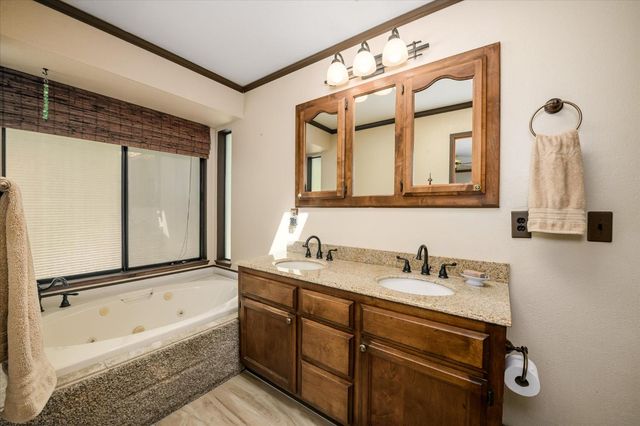 3950 Frog Hollow Dr, Placerville, CA 95667
