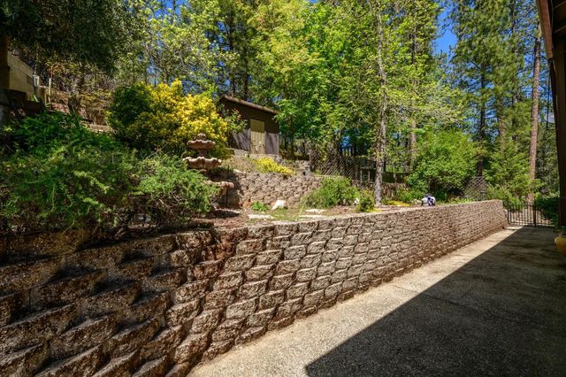 3950 Frog Hollow Dr, Placerville, CA 95667