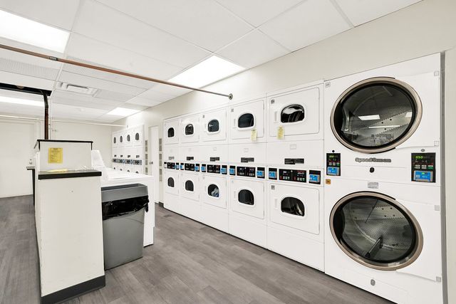 4250 N Marine Drive 1223, Chicago, IL 60613