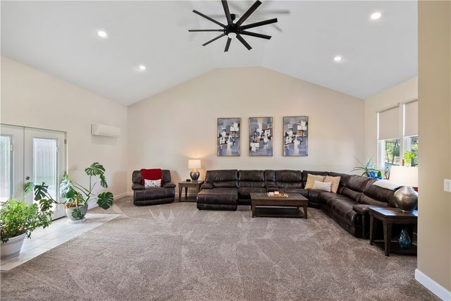 333 Redwood St, Carrick, PA 15210