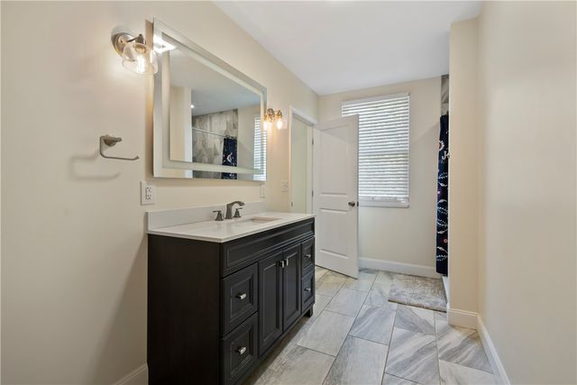 333 Redwood St, Carrick, PA 15210