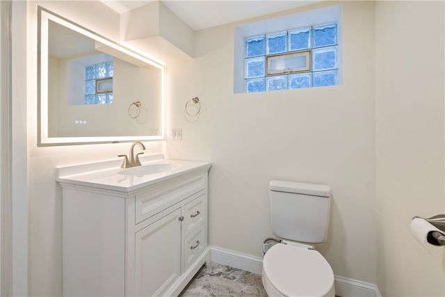 333 Redwood St, Carrick, PA 15210
