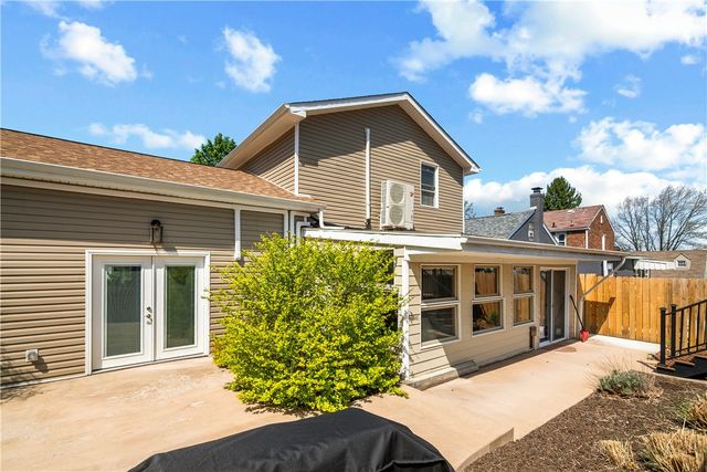 333 Redwood St, Carrick, PA 15210