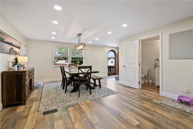 333 Redwood St, Carrick, PA 15210