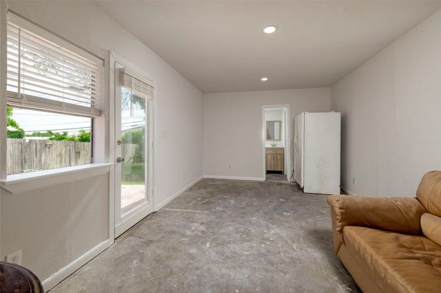 3410 Ellis Avenue, Fort Worth, TX 76106