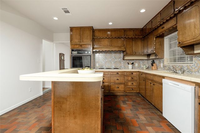 3410 Ellis Avenue, Fort Worth, TX 76106