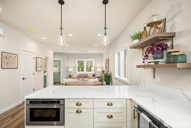 5028 35th Avenue NE, Seattle, WA 98105