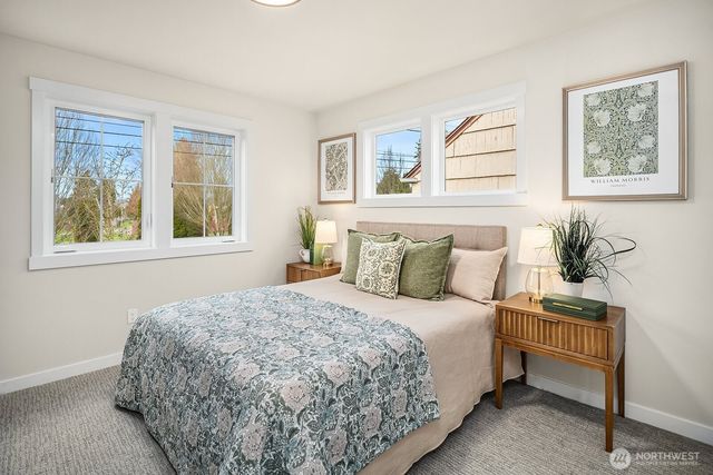 5028 35th Avenue NE, Seattle, WA 98105