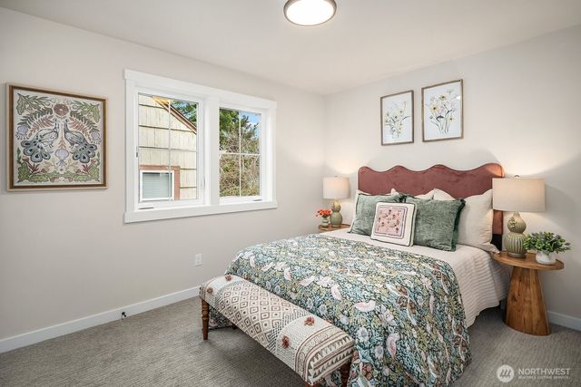 5028 35th Avenue NE, Seattle, WA 98105