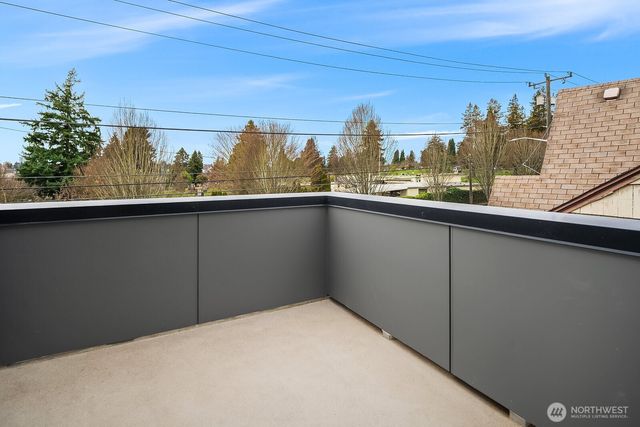 5028 35th Avenue NE, Seattle, WA 98105