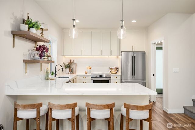 5028 35th Avenue NE, Seattle, WA 98105