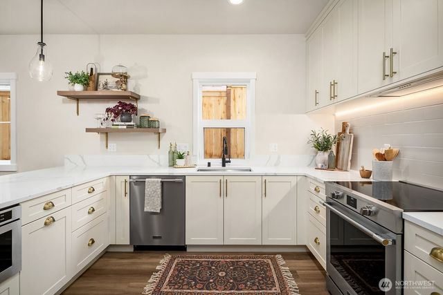 5028 35th Avenue NE, Seattle, WA 98105