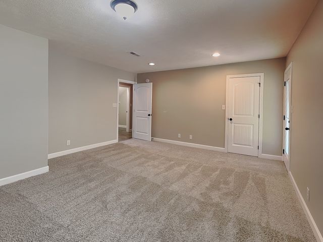 685 Ellie Nat Dr, Clarksville, TN 37040