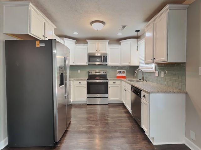 685 Ellie Nat Dr, Clarksville, TN 37040