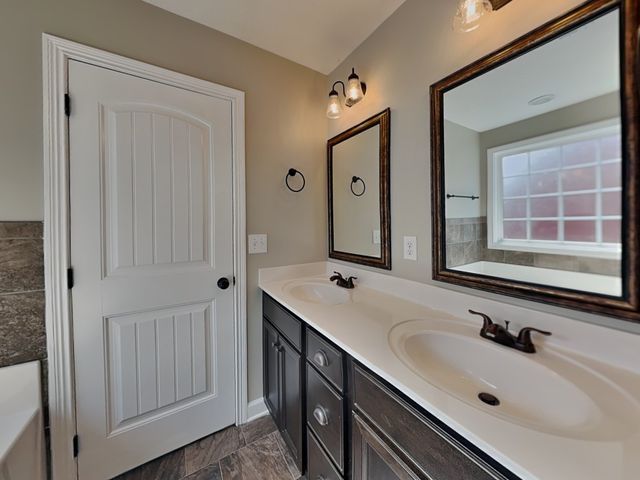 685 Ellie Nat Dr, Clarksville, TN 37040