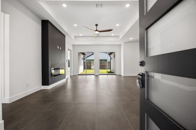 98 Camden Hills Drive, Montgomery, TX 77356