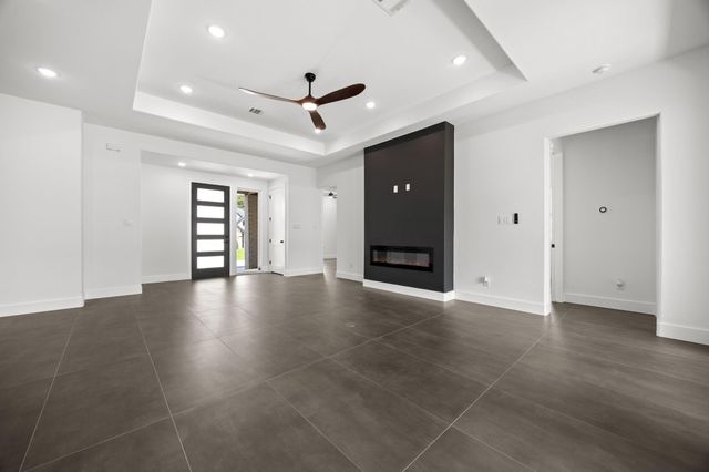 98 Camden Hills Drive, Montgomery, TX 77356