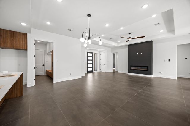 98 Camden Hills Drive, Montgomery, TX 77356
