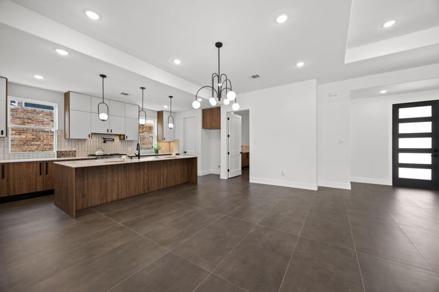 98 Camden Hills Drive, Montgomery, TX 77356