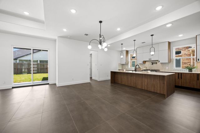 98 Camden Hills Drive, Montgomery, TX 77356