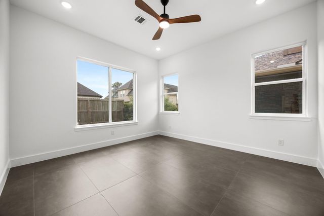 98 Camden Hills Drive, Montgomery, TX 77356