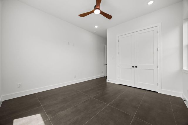 98 Camden Hills Drive, Montgomery, TX 77356