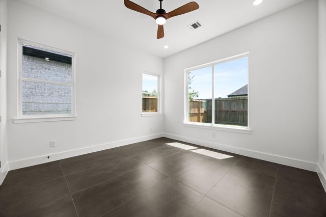 98 Camden Hills Drive, Montgomery, TX 77356