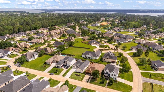 98 Camden Hills Drive, Montgomery, TX 77356
