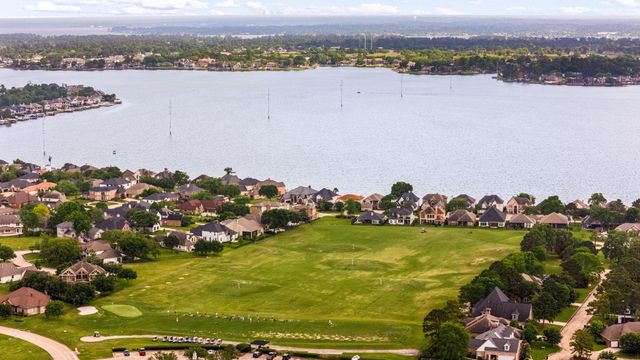98 Camden Hills Drive, Montgomery, TX 77356