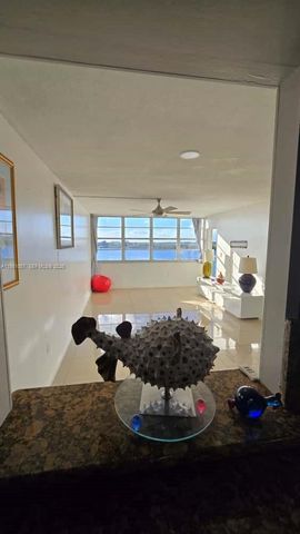 1301 NE Miami Gardens Dr 824W, Miami, FL 33179