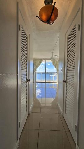 1301 NE Miami Gardens Dr 824W, Miami, FL 33179